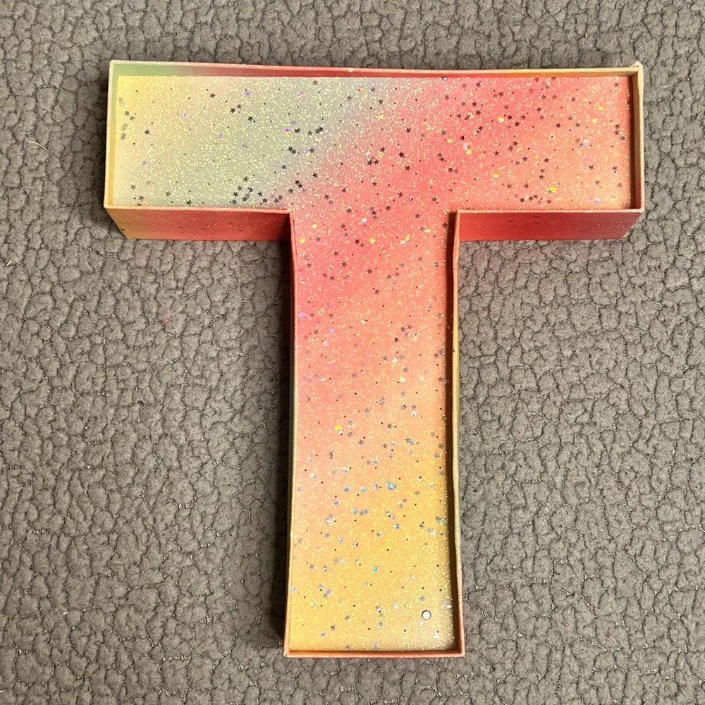 Justice Light Up T Shape, Multicolored Batter Operated Light